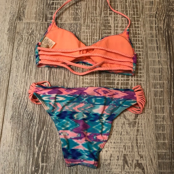 Gianni Bini Bikini - Picture 2 of 4